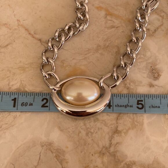 Monet Chunky Silver Tone Link & Pearl Necklace - Picture 8 of 9